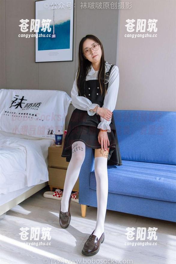 BoBoSocks袜啵啵 - 谁说肉丝只能吃？小甜豆的油亮脚尖透明款作品集，资源全在这里等你来发现！