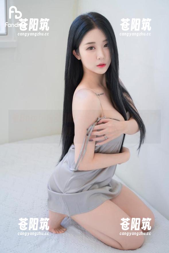 看Bomi(普美)的空姐COS，仿佛要开飞机了，下载是不是得带上氧气瓶？