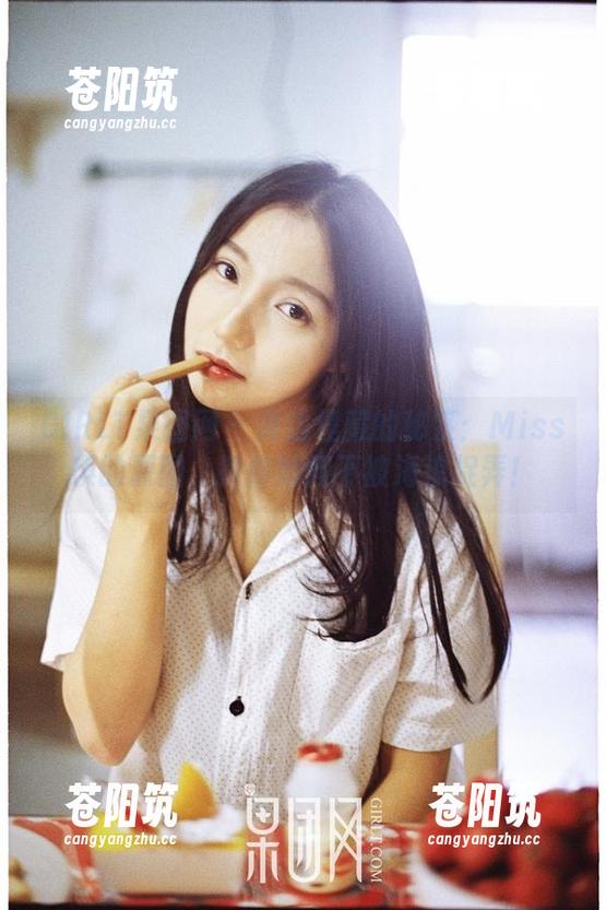 GIRLT果团网 - 海边埋藏的秘笈：Miss琪的原图，教你如何不被海浪捉弄！