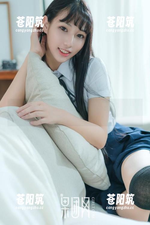 GIRLT果团网 - 酸酱兔的私房泳装日记：在阳光下的自由