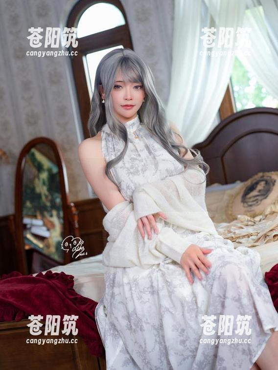 Aglaea在Machi马吉的私拍原图中脱离现实的瞬间