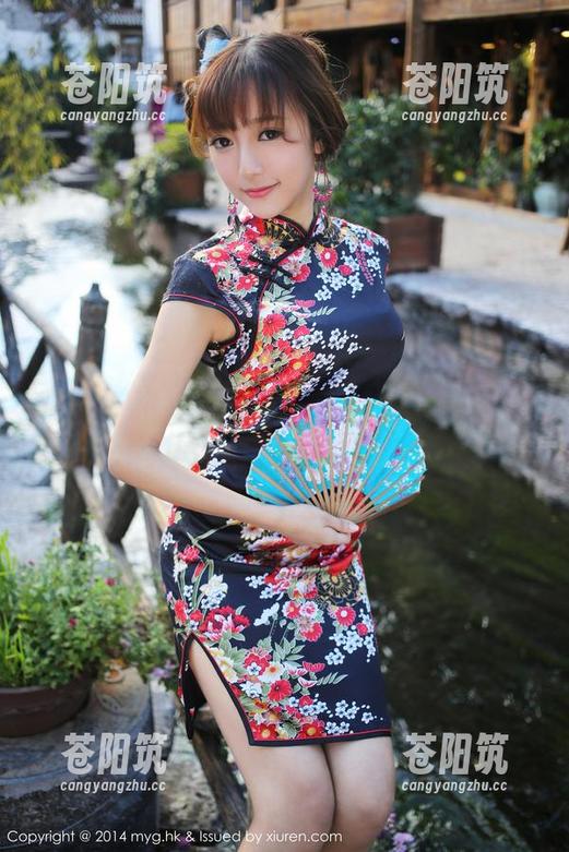 MyGirl美媛馆 - 糯美子MINIbabe的瑜伽合集：那一瞬，心脏在阳台呼唤