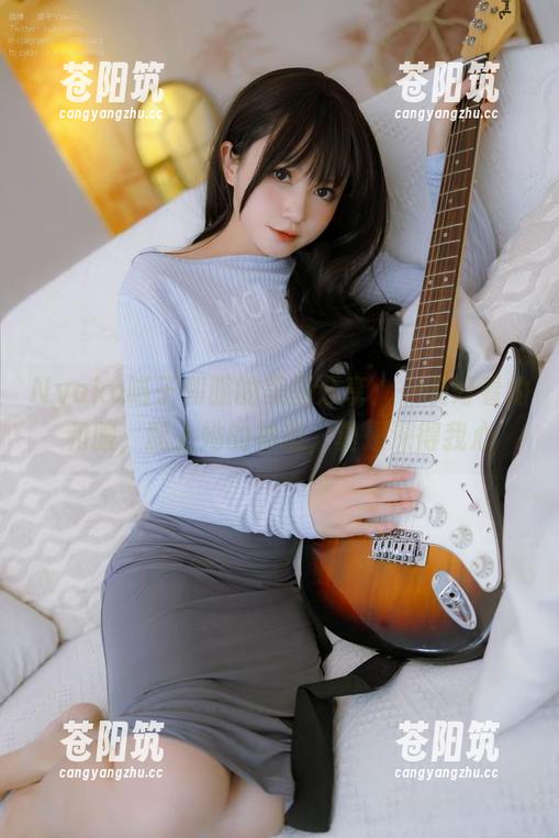 Nyako喵子和服的美图分享：一袭好看的和服，配上她的神态，真是深得我心