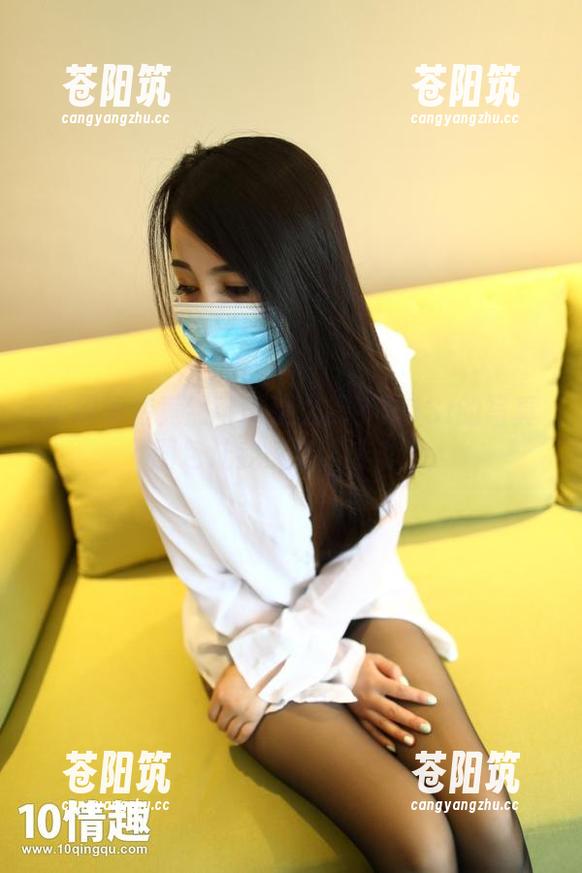 专用泳装竟然可以这么撩？ROSI的写真图包让我又想入非非。