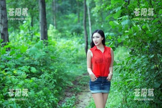 TuiGirl推女郎 - 走进梁棋棋的粉色空间：原图里的细节与套图的魅惑