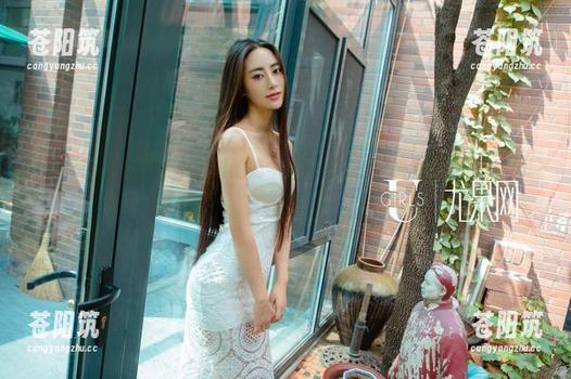 UGirls尤果网 - 于思琪的奶牛高清作品：这简直是视觉的“乳”动