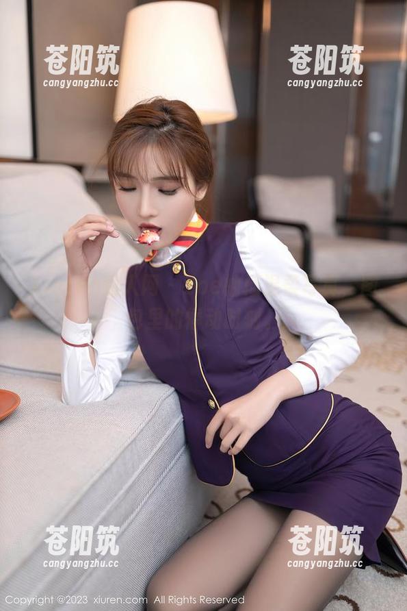 Xiuren秀人网 - Zoe柚柚温柔写真，图包里的悸动时刻。