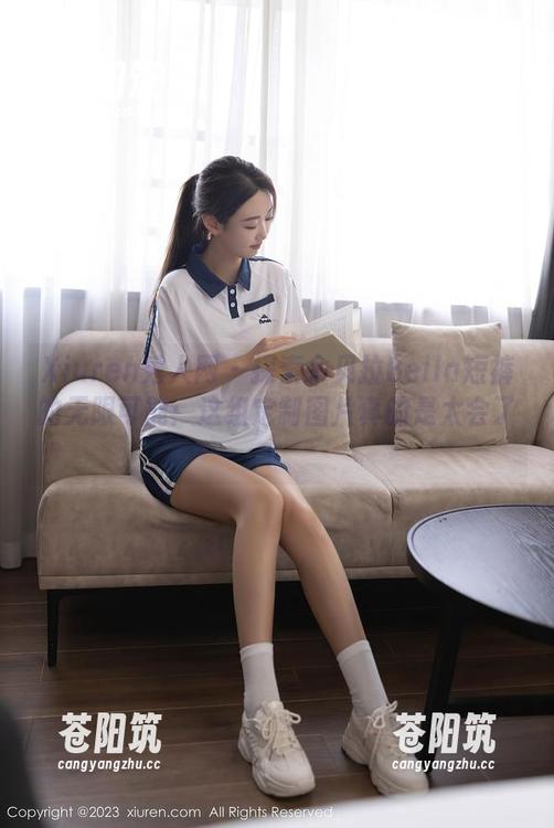 Xiuren秀人网 - 探索佘贝拉Bella短裤的无限可能：这组定制图片真的是太会了！