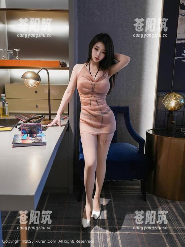 Xiuren秀人网 - 尹甜甜礼服图集更新：别以为她只是可爱，这里还有一些难以抵挡的美丽！