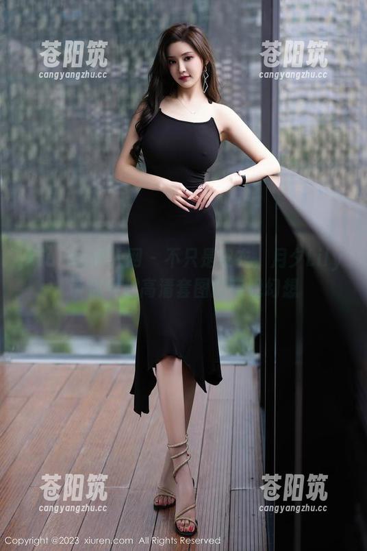 Xiuren秀人网 - 不只是皮衣，月夕Lily带你穿越高清套图的夜晚幻想