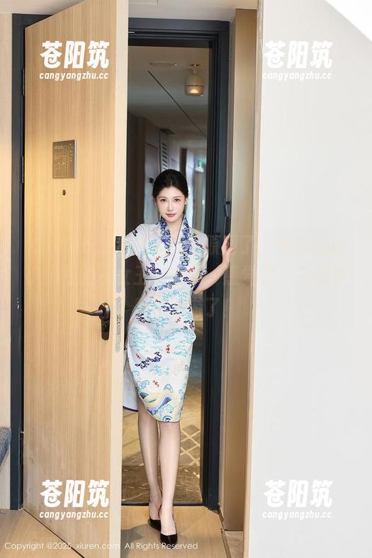 Xiuren秀人网 - 别说原图了，看看柚柚小奶瓶的“女王”图册，感觉整个人都要跟着梦游了！