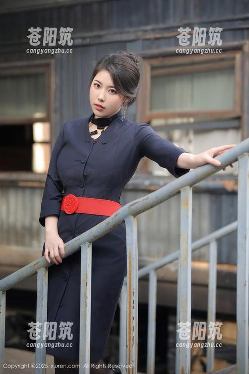 Xiuren秀人网 - 萌琪琪Irene空姐写真：云朵下的轻盈与妩媚