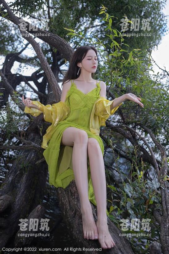Xiuren秀人网 - 雨瞳Yoyo的制服图库——这资源能让我熬夜的理由找到啦！