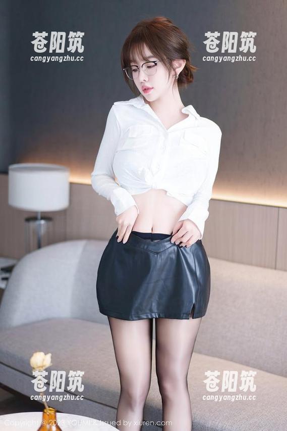 YouMi尤蜜荟 - 娇喘JC与比基尼的完美邂逅：原图与精选合集，值得收藏