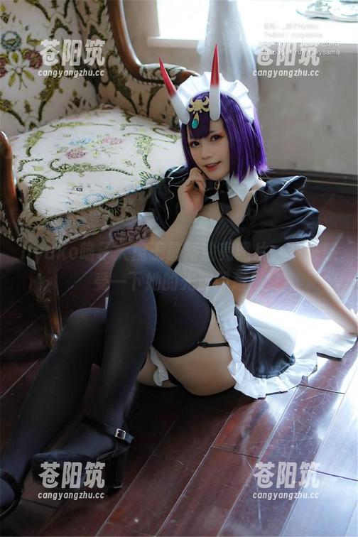 nyako喵子大魔王最新油亮照片：快来感受一下她的光辉照耀！