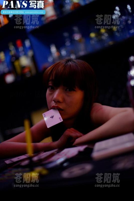pans - 这就是小鱼的全套豹纹写真，哎，有点让人困惑