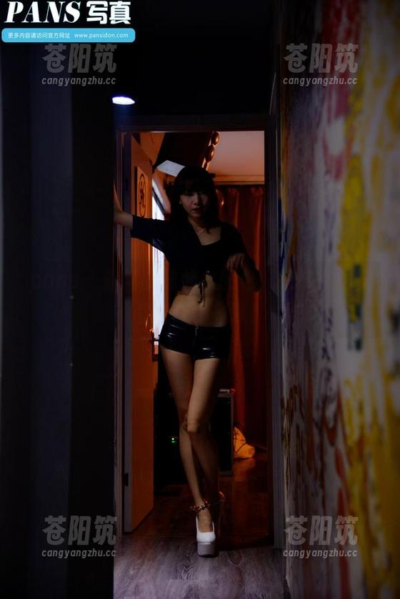 pans-李沫 pans - 最新李沫修女图包:把修女的安静变成了风骚!