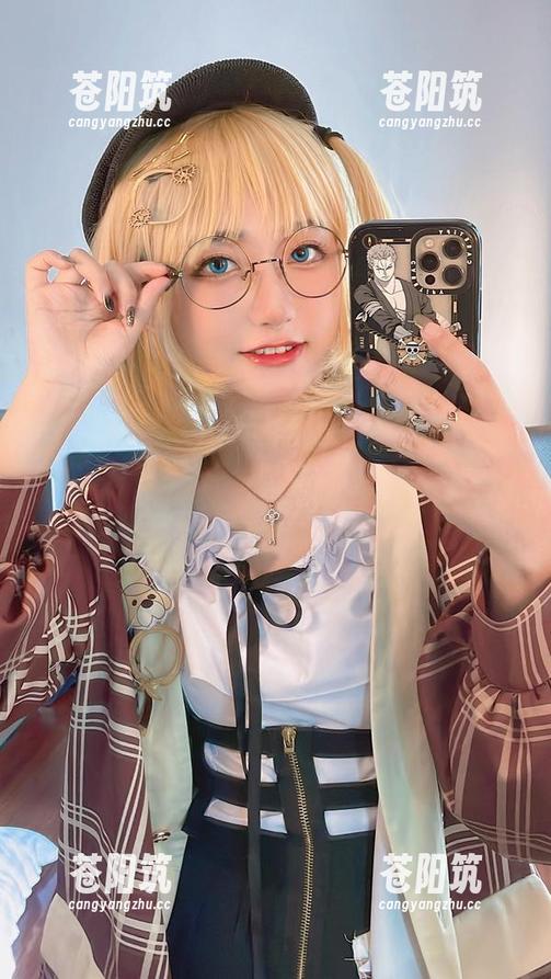 roroki骷髅姬的校服美图：这是让人想捏骨头还是想靠近的感觉？
