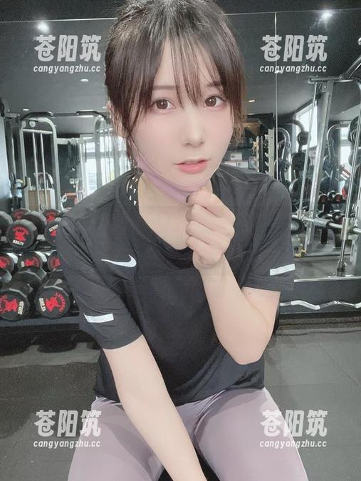 けん研 看完けん研最新礼服照片,你会忍不住想问:我还能穿得更好看吗?