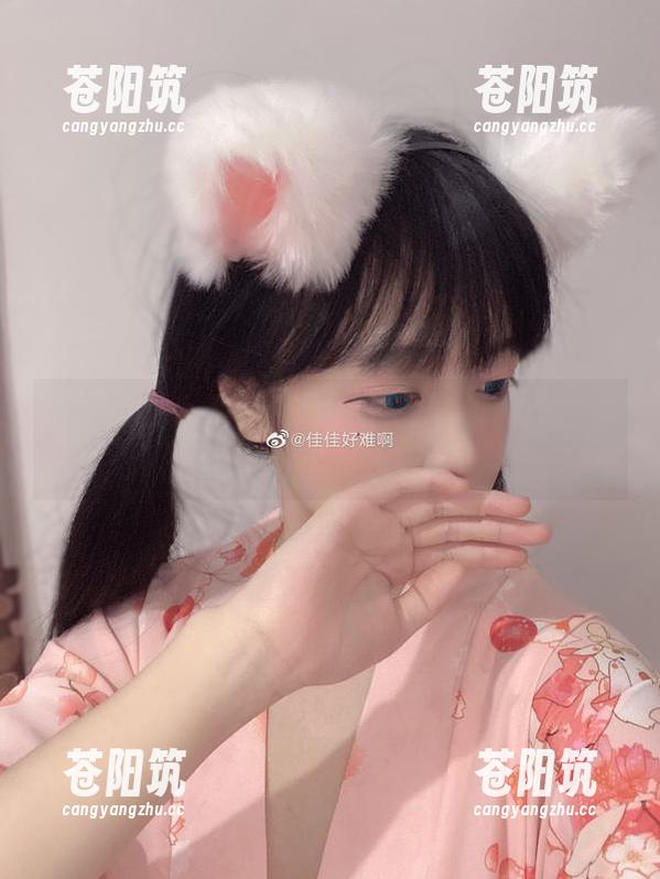 墙上的壁纸和心动的原图：透明女仆佳佳好难啊的双重魅力