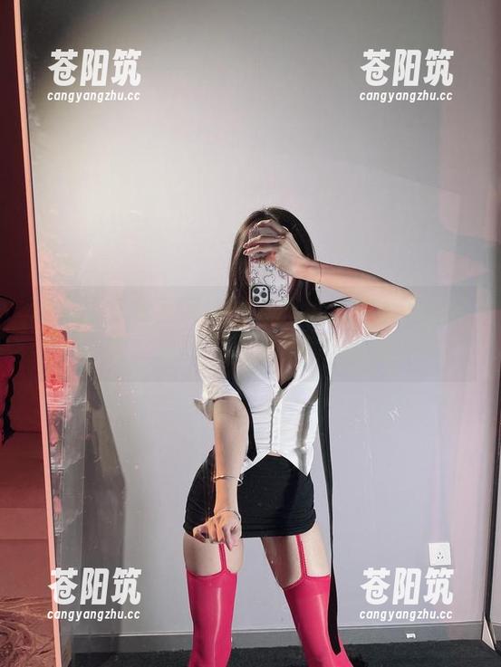 微密圈 - 兔宝妮to旅拍图包：分享她的旅程，反正我只关注她的造型