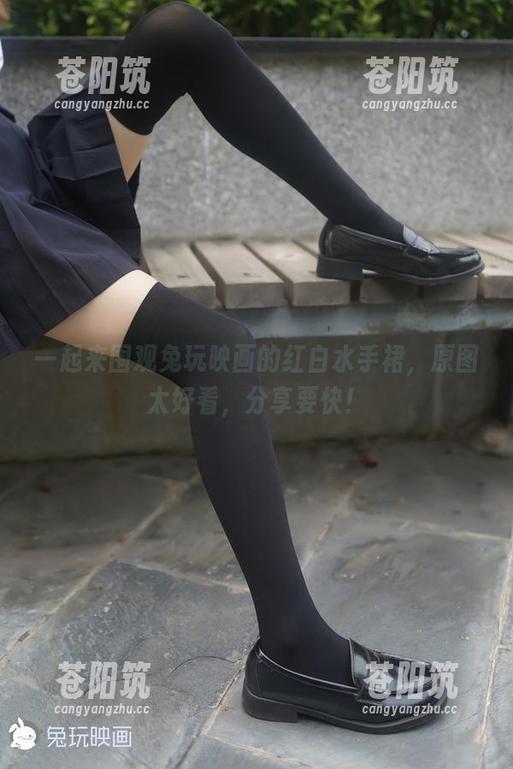 一起来围观兔玩映画的红白水手裙，原图太好看，分享要快！
