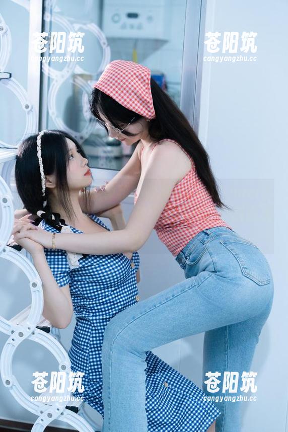 游泳池的那抹神秘：前羽rr(Rosanna)NIKKE水着原图！看完忍不住想立刻去海边！