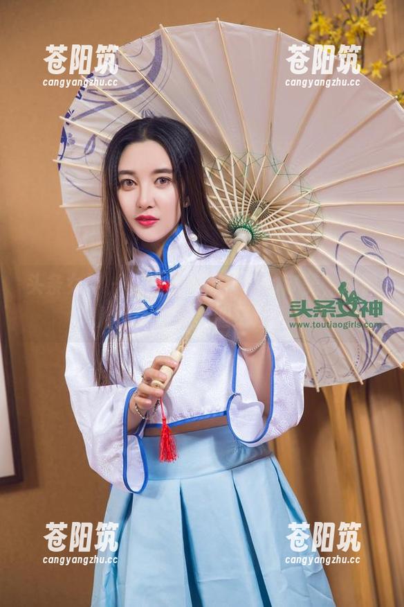 头条女神 - 在网盘中颠覆你的审美，幻雪儿吊带写真大胆又迷人。