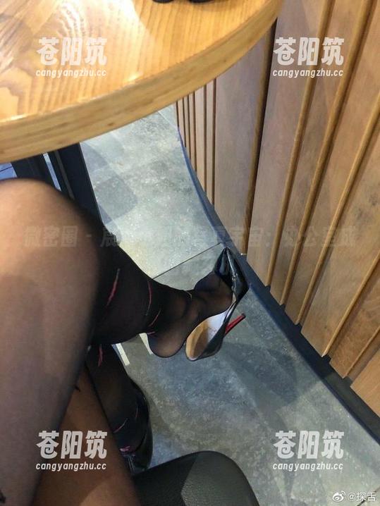 宸大小姐 微密圈 - 宸大小姐的写真宇宙:办公室成色暗藏玄机