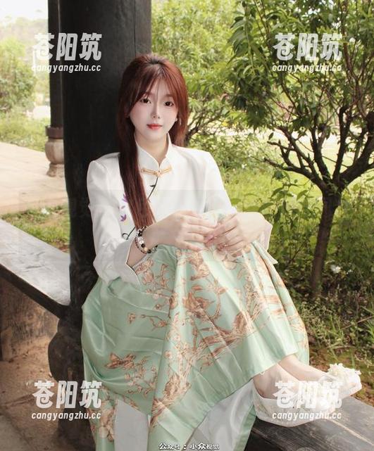 小众视觉 - 白色调调：小苏菲的玩味图片合集，不见不散