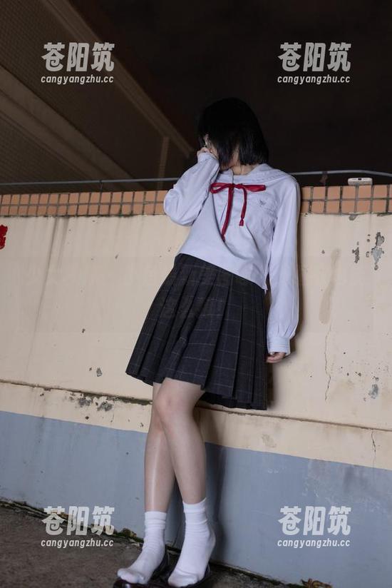 少女秩序 - 小鱼最新美图曝光，睡衣也能这么撩！