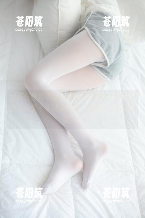 过膝白丝和牛仔短裙的公开恋情：少女秩序私拍会不会让人大呼“这是什么神仙组合”？