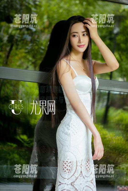 尤果网 - 看萌琪琪的职业装，图片中的职场现实与梦幻交错