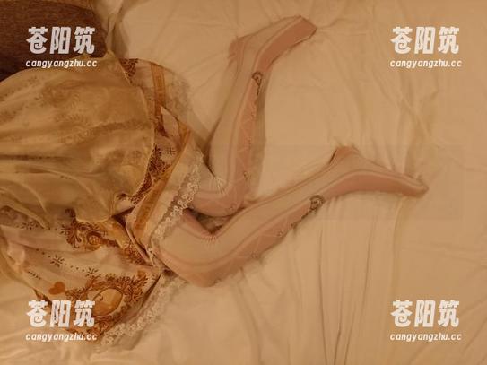 “腿控”新出炉：“想要个公主抱”最新图片不容错过！
