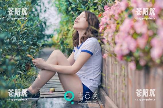 推女神 - Luvian本能皮衣图册，免费随心享，看她怎么用皮革玩转性感！