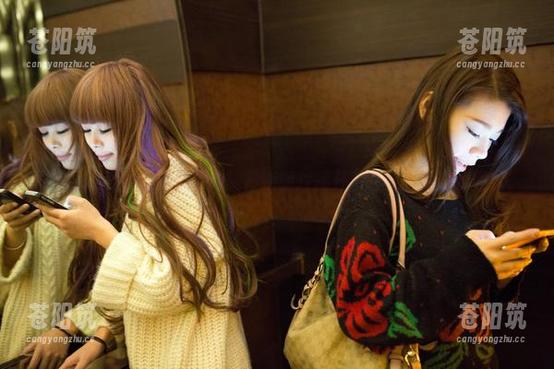 推女郎 - 吻熙的白色探险：最新图片揭开了轻柔与梦幻的面纱。
