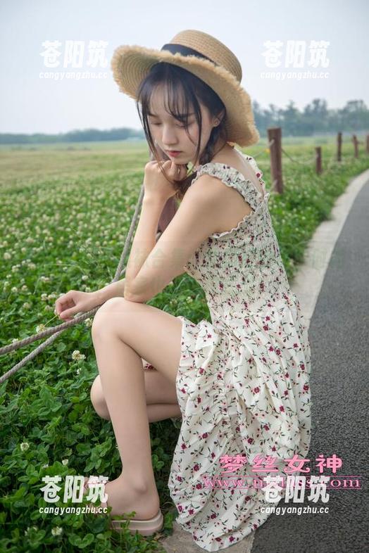 梦丝女神 - 黑袜合集：魏婷婷的家中时尚，居家也要有仪式感！