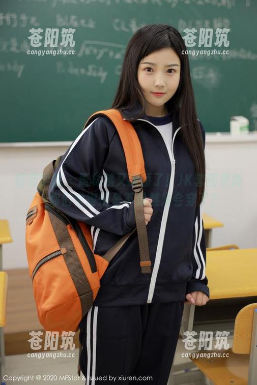 模范学院 - 董林越又撒娇了！JK套图更新，你们觉得她是不是越发会穿了？