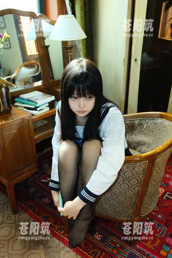 兔女郎白莉爱吃巧克力：这年头没有网盘下载，你让我怎么过冬？