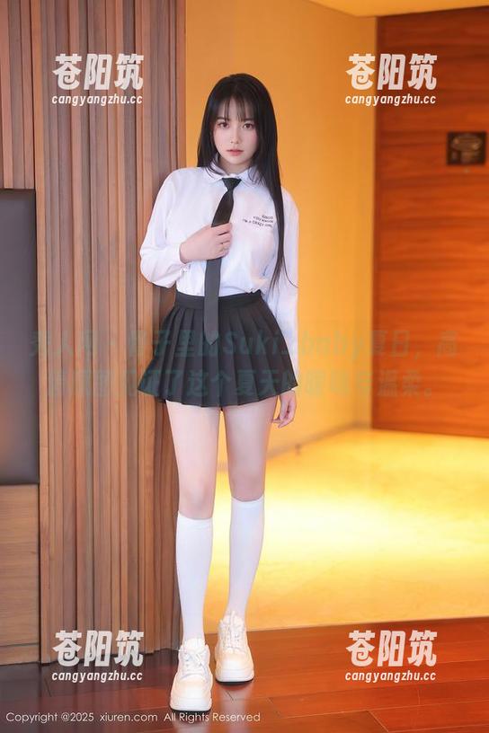 秀人网 - 骨子里的Suki_baby夏日，高清原图见证了这个夏天的暧昧与温柔。