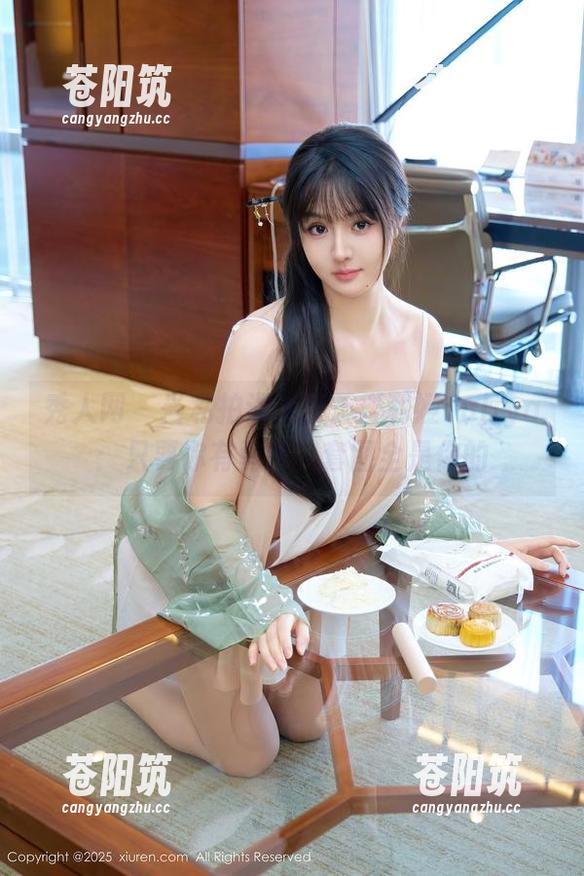 秀人网 - 当私拍遇上女王严利娅Yuliya：只要你有勇气，套图全是你的