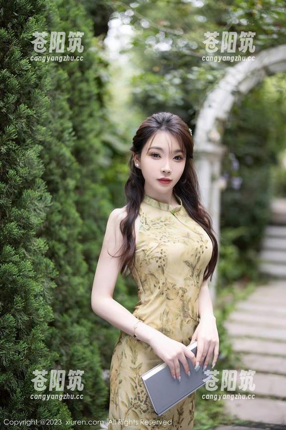 秀人网-夏甜甜 秀人网 - 纯享福利!夏甜甜皮衣原图,仿佛光线都变得温柔。