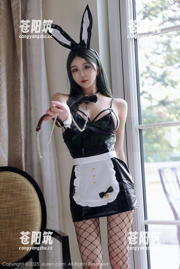 秀人网-小热巴 秀人网 - 红色OL主题写真,跟着小热巴一起“嗨”翻职场!