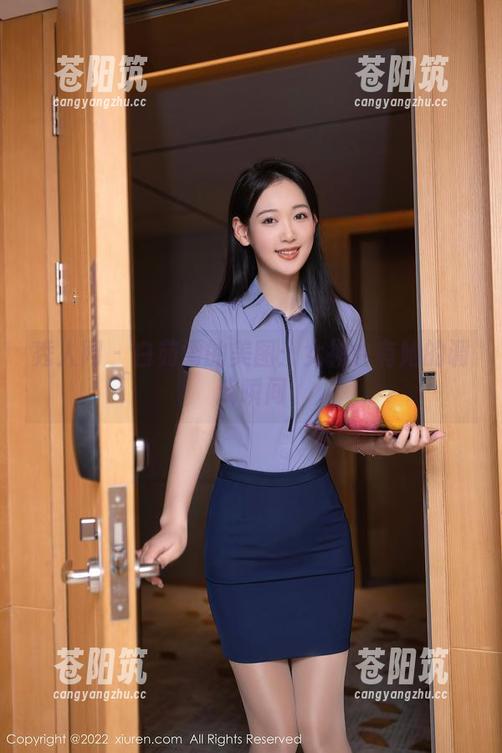 秀人网 - 白茹雪的美图：女神也有她的调皮瞬间