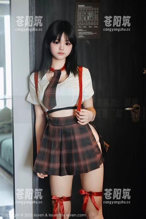 秀人网 - 鱼子酱Fish的职业装私拍：原图比你想象中还要‘职’业、还要‘装’！