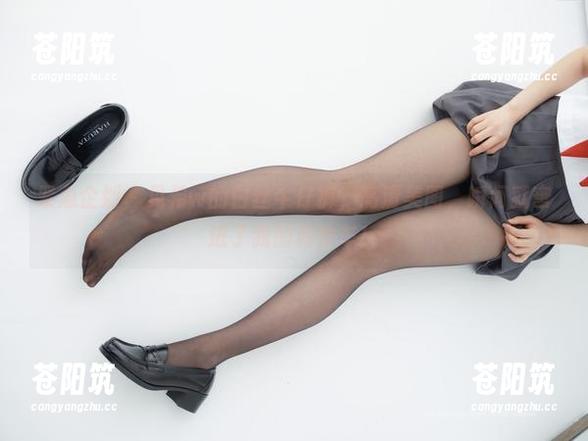 紧急企划 - 见希w的白丝牛仔裤，高清美图，瞬间就窜进了我的购物车！