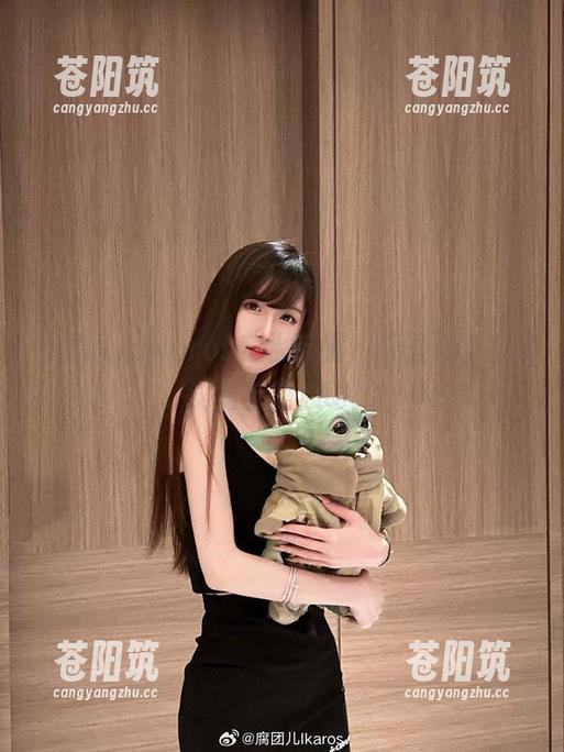 看腐团儿Ikaros穿水手服，画面无圣光却满满都是心动！