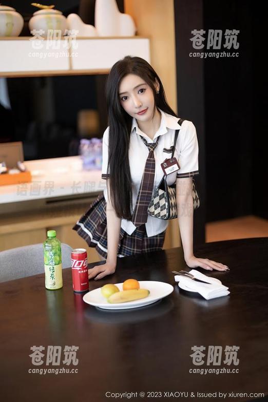 语画界 - 长腿与视觉的完美碰撞，Cris_卓娅祺让这一图一影充满戏剧感！