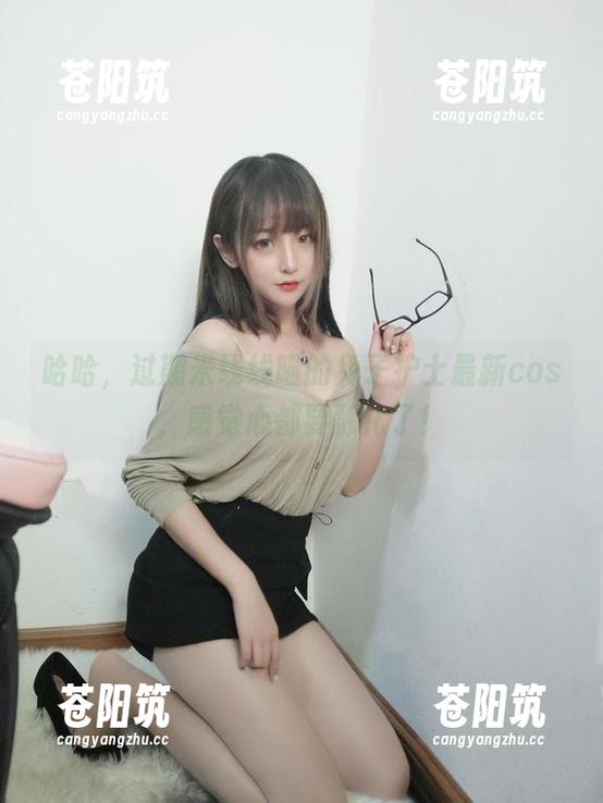 哈哈，过期米线线喵的兔子护士最新cos，感觉心都要融化了！