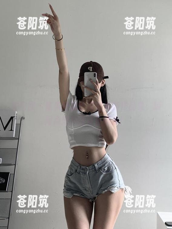 微密圈 - 陈佩奇的比基尼最新作品集，瞬间点燃你的夏日想象！